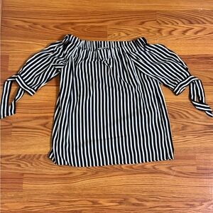 ⚠️ H&M Black and White Striped Off-Shoulder Top⚠️